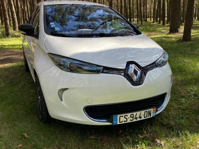 Белый Рено Зое, объемом двигателя 0 л и пробегом 119 тыс. км за 6700 $, фото 6 на Automoto.ua