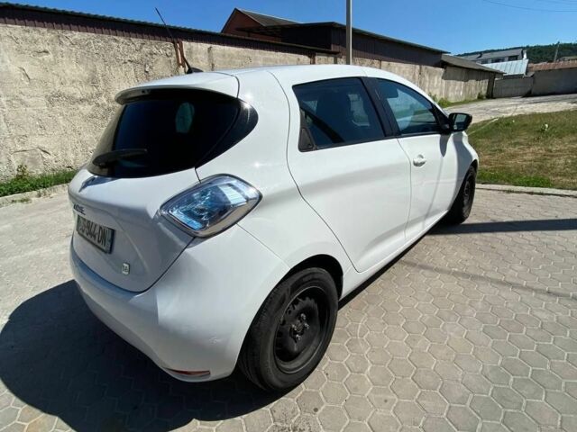 Белый Рено Зое, объемом двигателя 0 л и пробегом 119 тыс. км за 6700 $, фото 17 на Automoto.ua