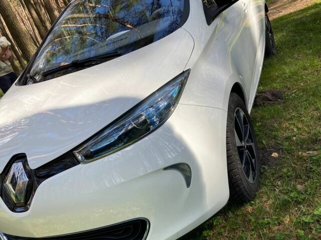 Белый Рено Зое, объемом двигателя 0 л и пробегом 119 тыс. км за 6700 $, фото 5 на Automoto.ua