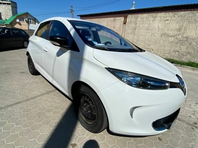 Белый Рено Зое, объемом двигателя 0 л и пробегом 119 тыс. км за 6700 $, фото 11 на Automoto.ua