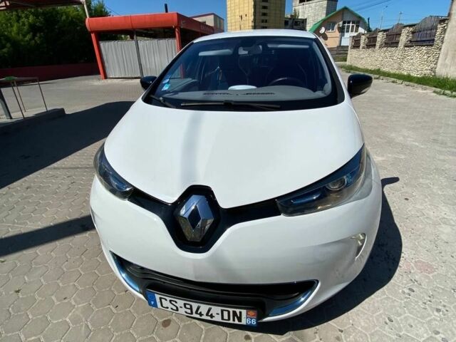 Белый Рено Зое, объемом двигателя 0 л и пробегом 119 тыс. км за 6700 $, фото 16 на Automoto.ua