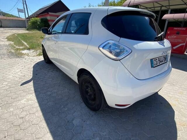 Белый Рено Зое, объемом двигателя 0 л и пробегом 119 тыс. км за 6700 $, фото 12 на Automoto.ua