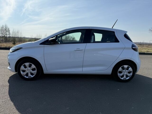 Белый Рено Зое, объемом двигателя 0 л и пробегом 96 тыс. км за 10400 $, фото 6 на Automoto.ua