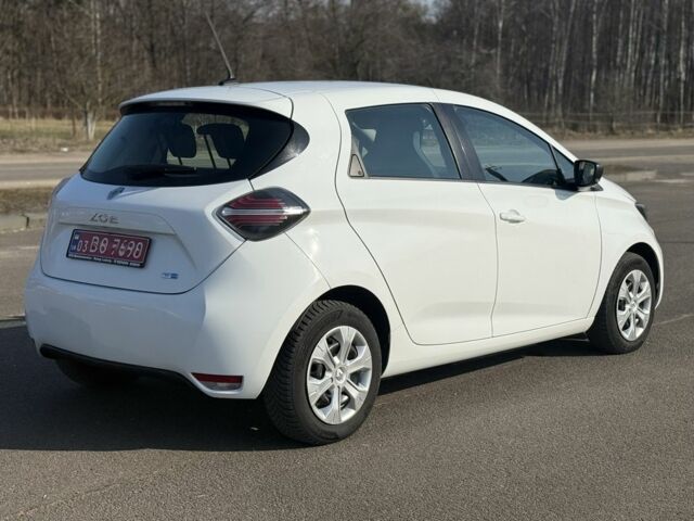 Белый Рено Зое, объемом двигателя 0 л и пробегом 96 тыс. км за 10400 $, фото 4 на Automoto.ua