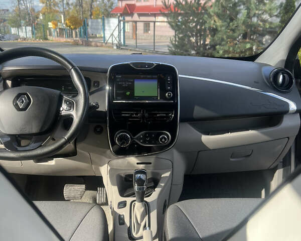 Рено Зое 2015 в Золочев на Automoto.ua Бежевый Рено Зое, объемом двигателя 0 л и пробегом 110 тыс. км за 6799 $, фото 52 на Automoto.ua