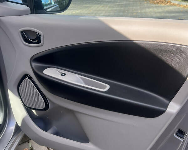 Рено Зое 2015 в Золочев на Automoto.ua Бежевый Рено Зое, объемом двигателя 0 л и пробегом 110 тыс. км за 6799 $, фото 28 на Automoto.ua