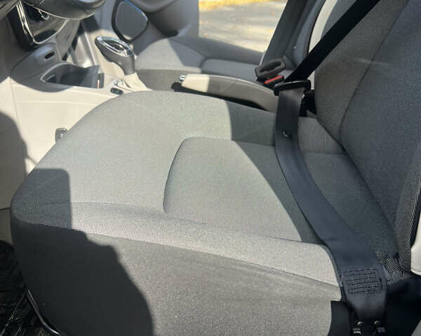 Рено Зое 2015 в Золочев на Automoto.ua Бежевый Рено Зое, объемом двигателя 0 л и пробегом 110 тыс. км за 6799 $, фото 42 на Automoto.ua