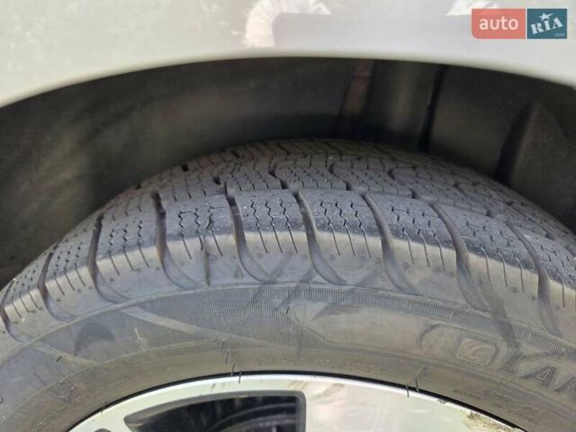 Бежевий Рено Зое, об'ємом двигуна 0 л та пробігом 109 тис. км за 7500 $, фото 1 на Automoto.ua