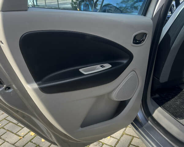 Рено Зое 2015 в Золочев на Automoto.ua Бежевый Рено Зое, объемом двигателя 0 л и пробегом 110 тыс. км за 6799 $, фото 37 на Automoto.ua