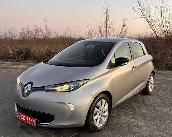 Бежевый Рено Зое, объемом двигателя 0 л и пробегом 77 тыс. км за 7199 $, фото 2 на Automoto.ua