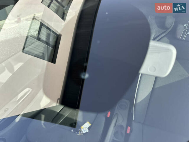 Бежевий Рено Зое, об'ємом двигуна 0 л та пробігом 80 тис. км за 7100 $, фото 17 на Automoto.ua