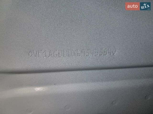 Бежевый Рено Зое, объемом двигателя 0 л и пробегом 70 тыс. км за 12900 $, фото 45 на Automoto.ua