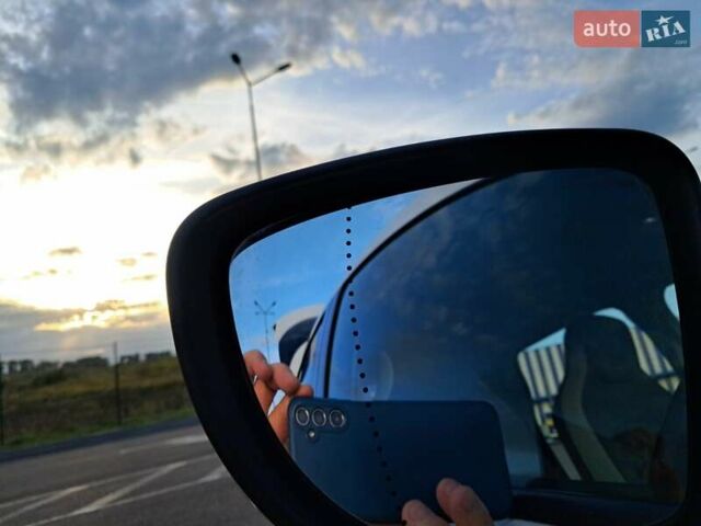 Бежевый Рено Зое, объемом двигателя 0 л и пробегом 70 тыс. км за 12900 $, фото 91 на Automoto.ua
