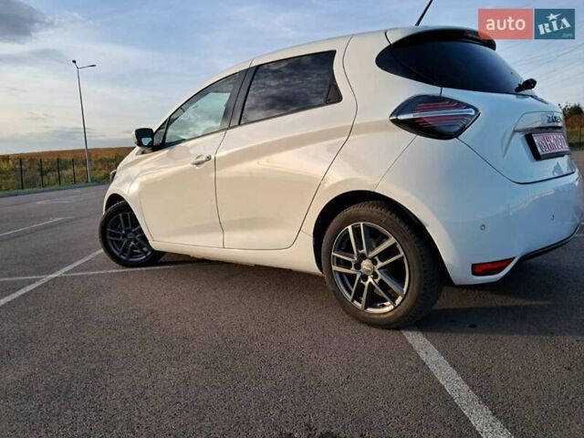 Бежевый Рено Зое, объемом двигателя 0 л и пробегом 70 тыс. км за 12900 $, фото 123 на Automoto.ua