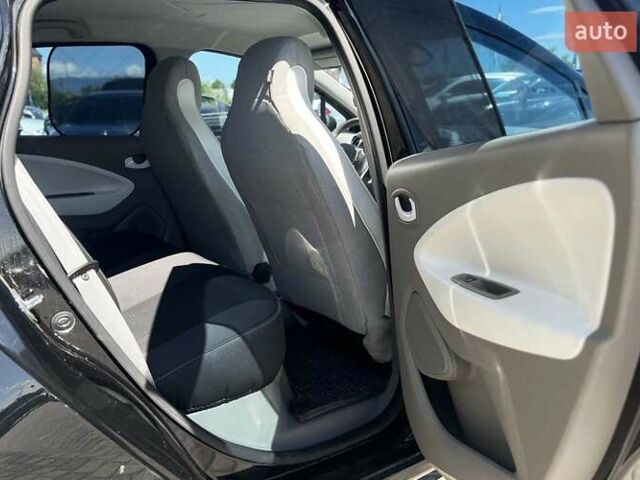 Черный Рено Зое, объемом двигателя 0 л и пробегом 113 тыс. км за 6800 $, фото 26 на Automoto.ua