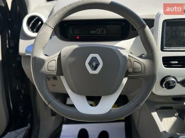 Черный Рено Зое, объемом двигателя 0 л и пробегом 113 тыс. км за 6800 $, фото 12 на Automoto.ua