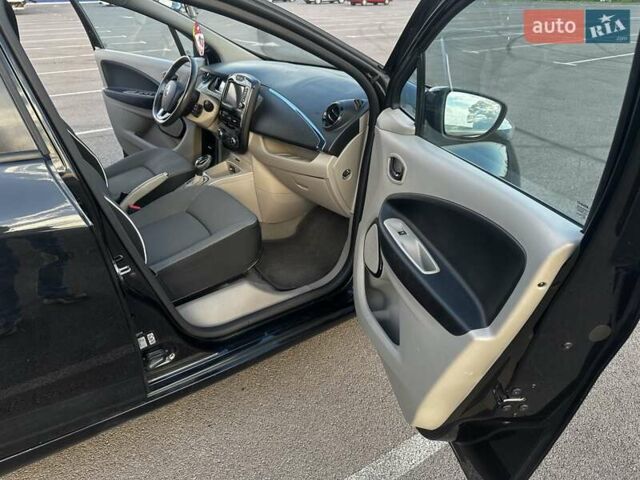 Черный Рено Зое, объемом двигателя 0 л и пробегом 120 тыс. км за 7200 $, фото 14 на Automoto.ua