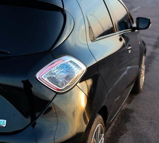 Черный Рено Зое, объемом двигателя 0 л и пробегом 110 тыс. км за 6800 $, фото 5 на Automoto.ua