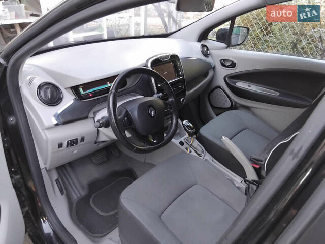 Черный Рено Зое, объемом двигателя 0 л и пробегом 97 тыс. км за 6500 $, фото 9 на Automoto.ua
