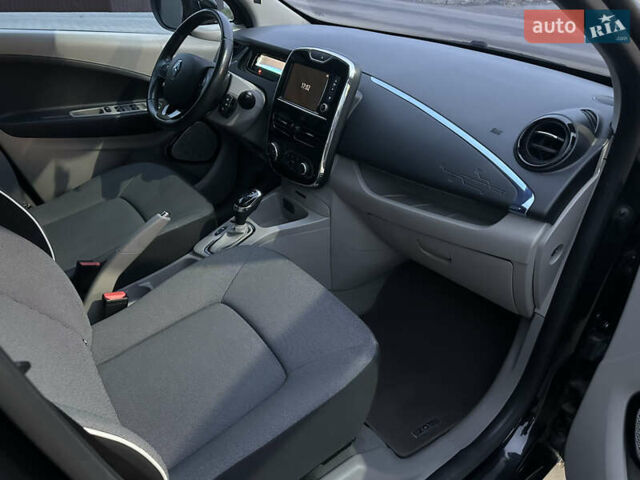 Чорний Рено Зое, об'ємом двигуна 0 л та пробігом 82 тис. км за 6400 $, фото 39 на Automoto.ua