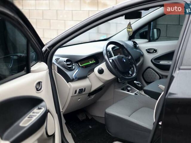 Черный Рено Зое, объемом двигателя 0 л и пробегом 110 тыс. км за 6800 $, фото 28 на Automoto.ua
