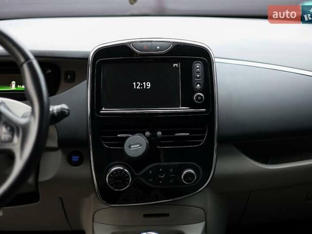 Черный Рено Зое, объемом двигателя 0 л и пробегом 110 тыс. км за 6800 $, фото 32 на Automoto.ua