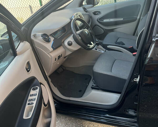 Чорний Рено Зое, об'ємом двигуна 0 л та пробігом 157 тис. км за 5999 $, фото 6 на Automoto.ua