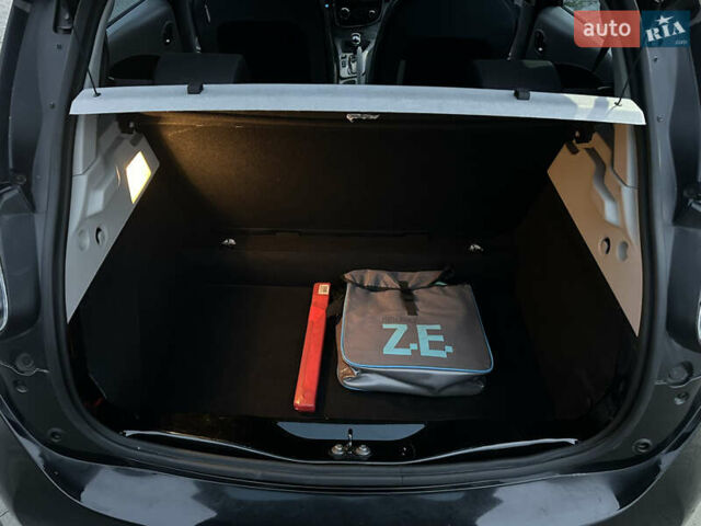 Чорний Рено Зое, об'ємом двигуна 0 л та пробігом 82 тис. км за 6400 $, фото 30 на Automoto.ua