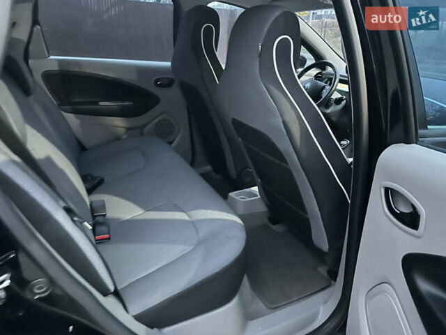 Чорний Рено Зое, об'ємом двигуна 0 л та пробігом 82 тис. км за 6400 $, фото 33 на Automoto.ua