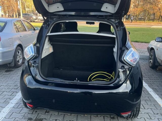 Черный Рено Зое, объемом двигателя 0 л и пробегом 109 тыс. км за 5300 $, фото 8 на Automoto.ua