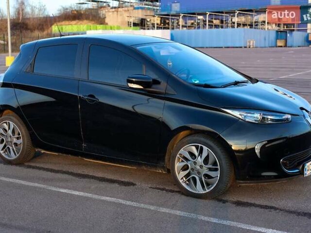 Черный Рено Зое, объемом двигателя 0 л и пробегом 110 тыс. км за 6800 $, фото 6 на Automoto.ua