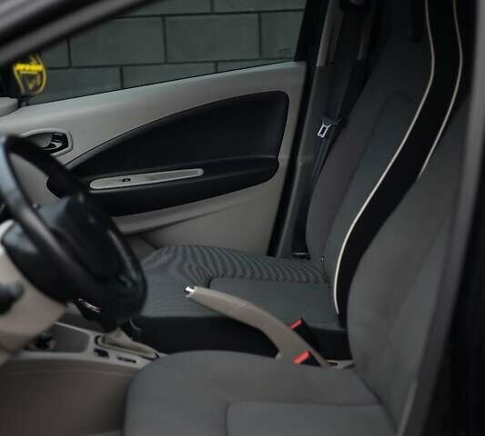 Черный Рено Зое, объемом двигателя 0 л и пробегом 110 тыс. км за 6800 $, фото 17 на Automoto.ua