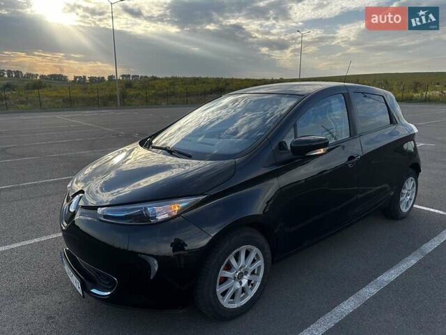 Черный Рено Зое, объемом двигателя 0 л и пробегом 120 тыс. км за 7200 $, фото 2 на Automoto.ua