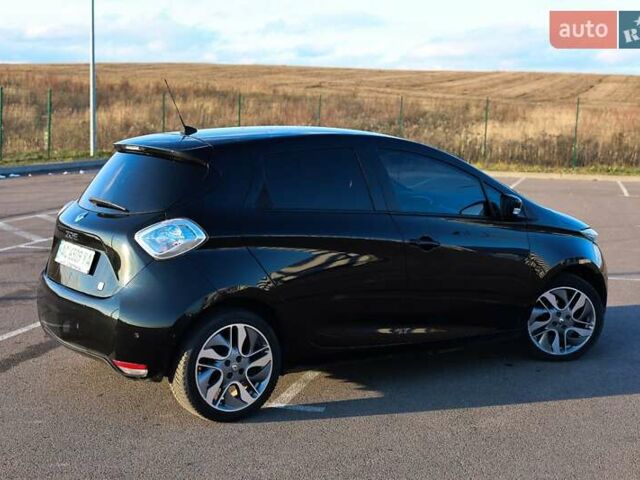 Черный Рено Зое, объемом двигателя 0 л и пробегом 110 тыс. км за 6800 $, фото 4 на Automoto.ua
