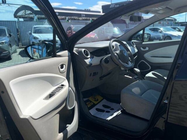 Черный Рено Зое, объемом двигателя 0 л и пробегом 113 тыс. км за 6800 $, фото 8 на Automoto.ua