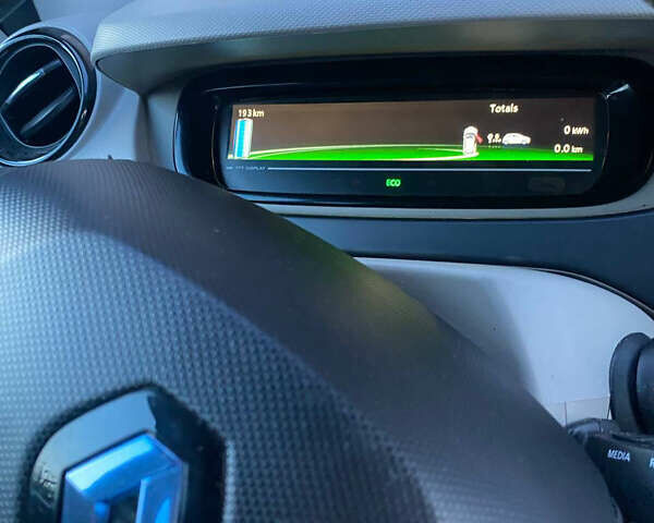Чорний Рено Зое, об'ємом двигуна 0 л та пробігом 149 тис. км за 6300 $, фото 3 на Automoto.ua