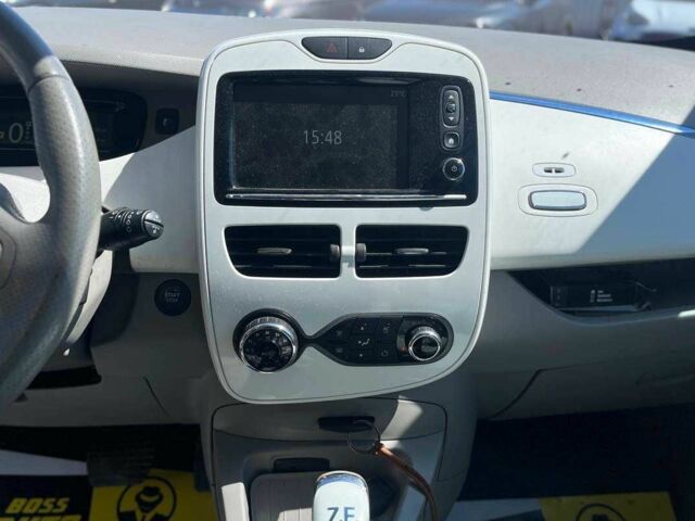 Черный Рено Зое, объемом двигателя 0 л и пробегом 113 тыс. км за 6800 $, фото 20 на Automoto.ua