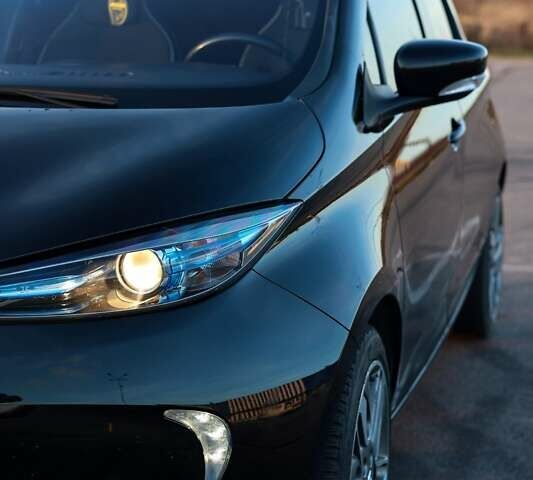 Черный Рено Зое, объемом двигателя 0 л и пробегом 110 тыс. км за 6800 $, фото 37 на Automoto.ua