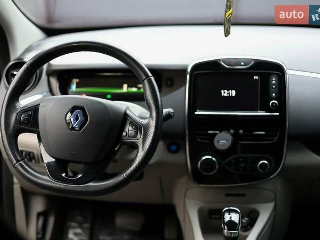 Черный Рено Зое, объемом двигателя 0 л и пробегом 110 тыс. км за 6800 $, фото 31 на Automoto.ua