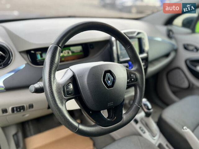 Черный Рено Зое, объемом двигателя 0 л и пробегом 53 тыс. км за 6500 $, фото 41 на Automoto.ua