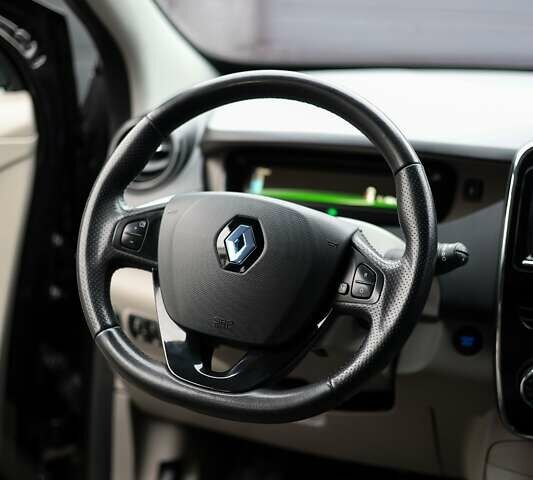 Черный Рено Зое, объемом двигателя 0 л и пробегом 110 тыс. км за 6800 $, фото 21 на Automoto.ua