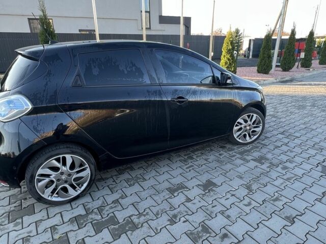 Черный Рено Зое, объемом двигателя 0 л и пробегом 109 тыс. км за 5300 $, фото 5 на Automoto.ua