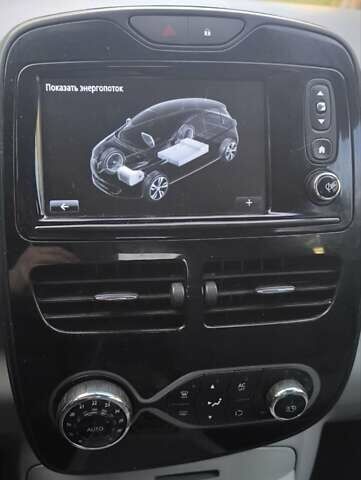 Черный Рено Зое, объемом двигателя 0 л и пробегом 64 тыс. км за 7350 $, фото 21 на Automoto.ua