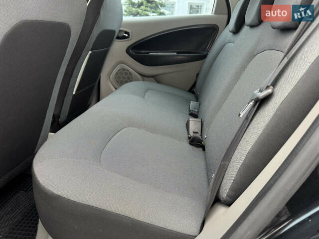 Черный Рено Зое, объемом двигателя 0 л и пробегом 91 тыс. км за 6499 $, фото 27 на Automoto.ua