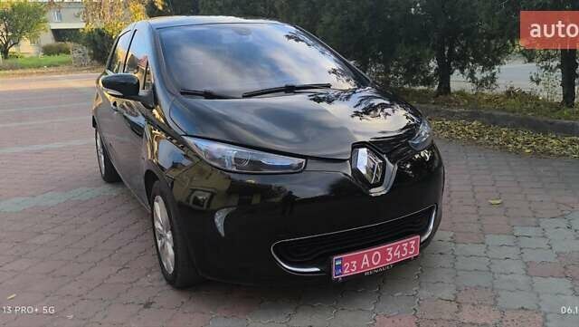 Черный Рено Зое, объемом двигателя 0 л и пробегом 64 тыс. км за 7350 $, фото 4 на Automoto.ua