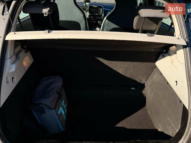 Рено Зое 2014 в Львове на Automoto.ua Черный Рено Зое, объемом двигателя 0 л и пробегом 96 тыс. км за 6550 $, фото 11 на Automoto.ua