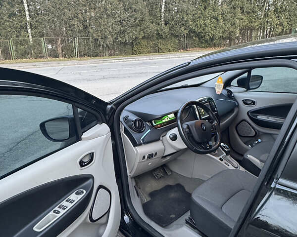 Черный Рено Зое, объемом двигателя 0 л и пробегом 90 тыс. км за 7700 $, фото 11 на Automoto.ua