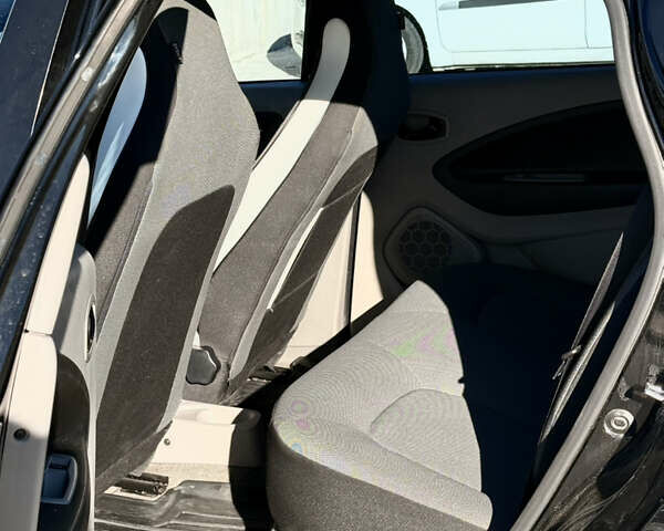 Рено Зое 2014 в Львове на Automoto.ua Черный Рено Зое, объемом двигателя 0 л и пробегом 96 тыс. км за 6550 $, фото 13 на Automoto.ua