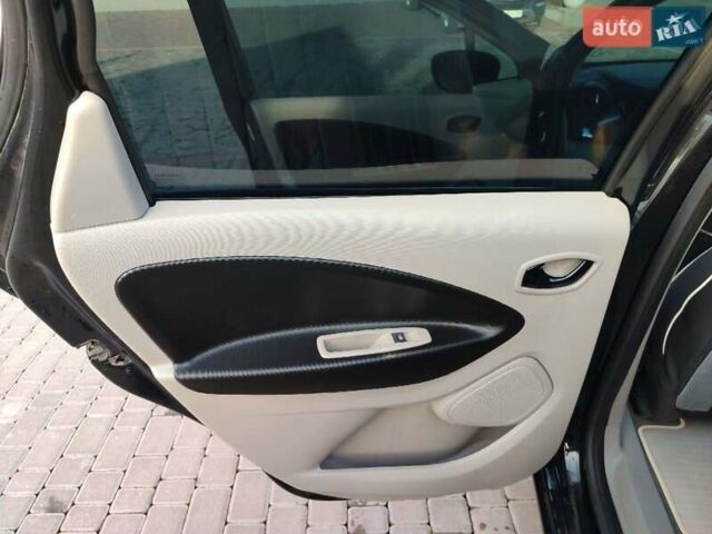 Черный Рено Зое, объемом двигателя 0 л и пробегом 115 тыс. км за 7499 $, фото 13 на Automoto.ua