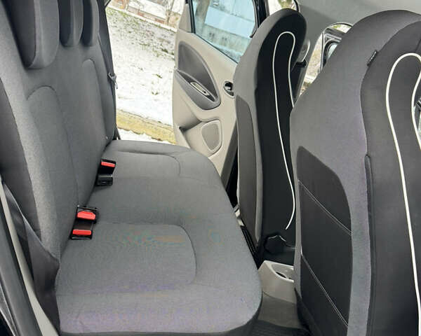 Черный Рено Зое, объемом двигателя 0 л и пробегом 91 тыс. км за 6499 $, фото 28 на Automoto.ua